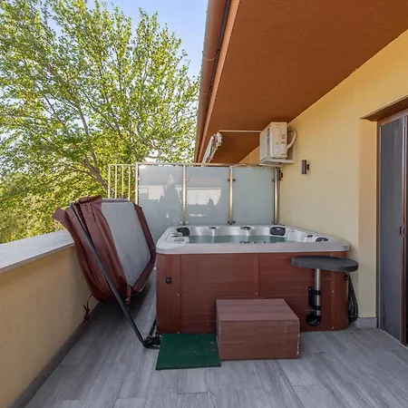 Casa Luxury Wellness By Bltn شيوفوك